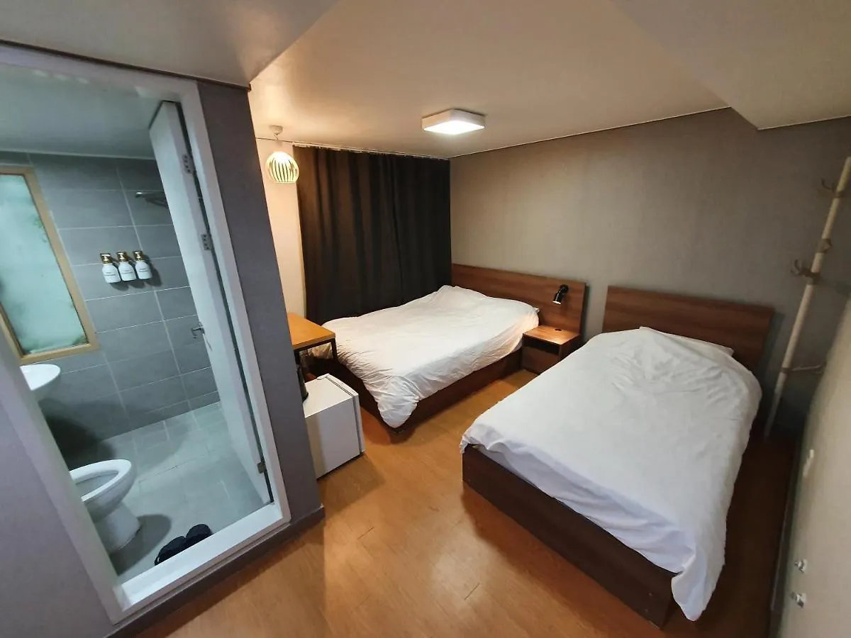 Hostel 3 Guestehouse Seoul