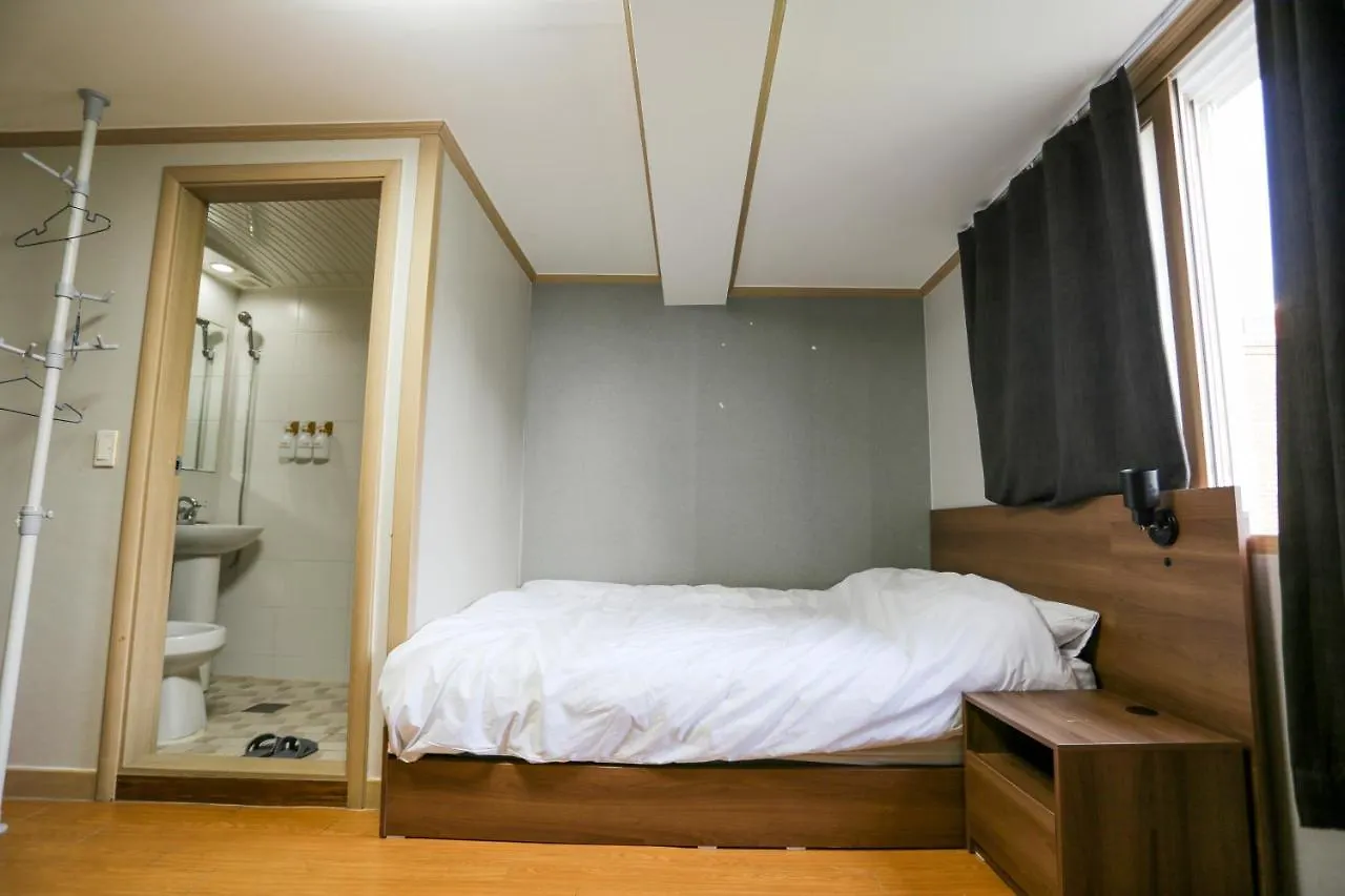 3 Guestehouse Seoul Hostel
